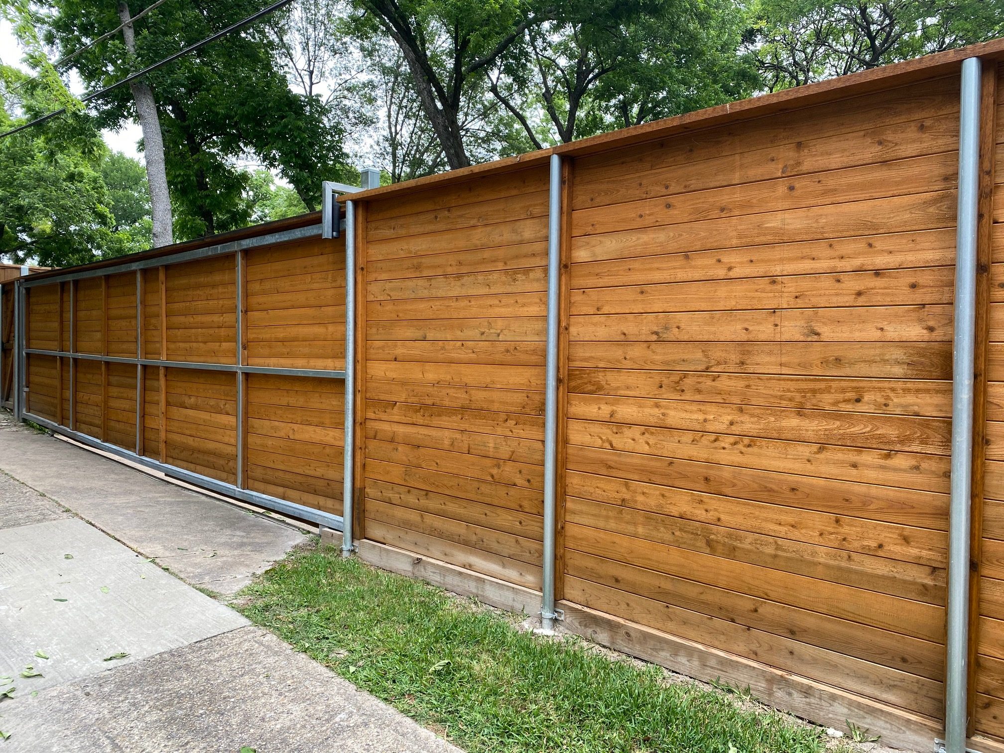 Choosing the Best Fence Material for Texas Weather Decks & Fence