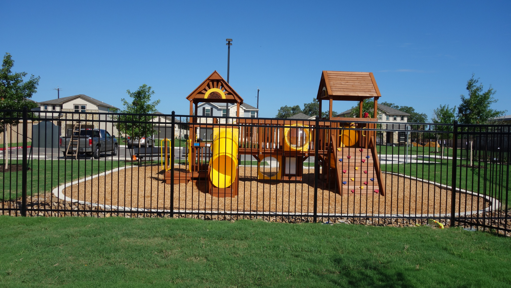 playgound-metal-fence