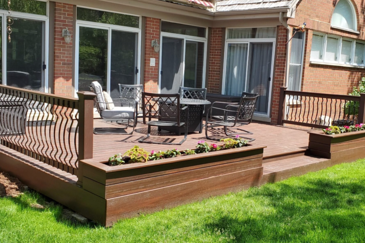 deck builder in Grey Forest