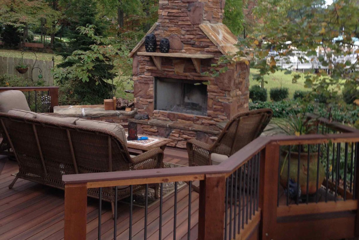 deck builder in Live Oak, TX