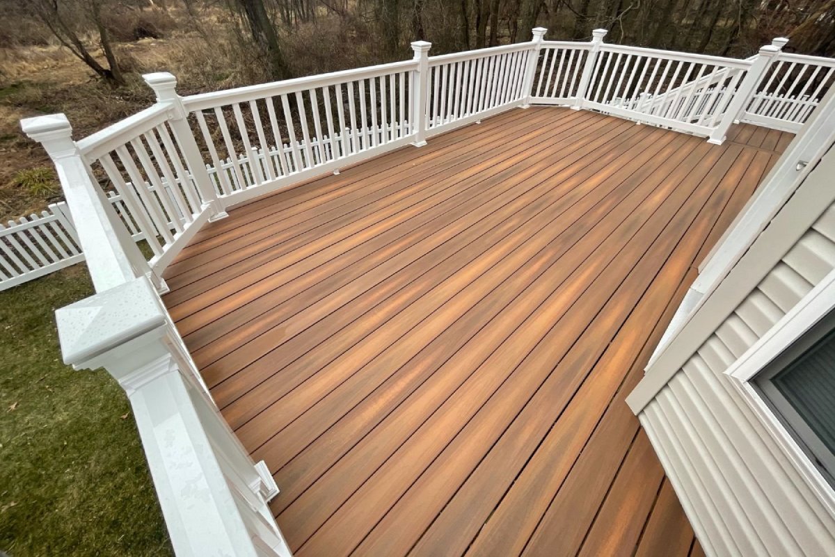 deck builder in Hollywood Park TX