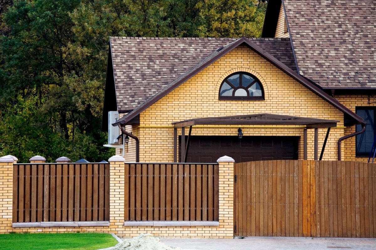 fencing in Hollywood Park FL